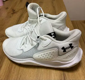 언더아머 화이트 스니커즈 27cm