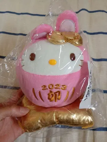 야쿠르트 헬로 키티 2023 계묘년 봉제 인형