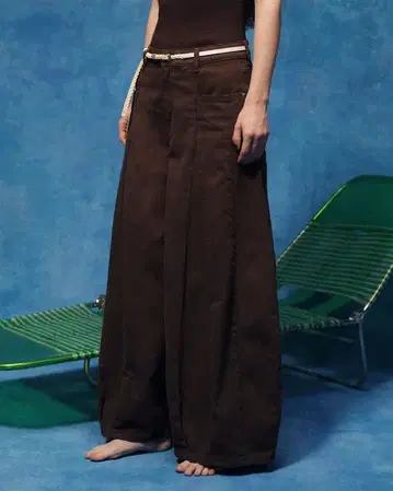 poppy Pleated balloon denim pants (brown