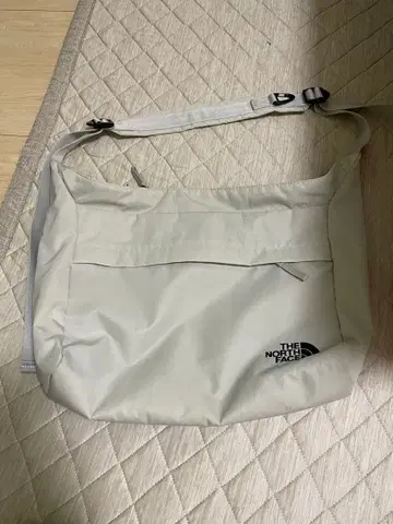 노스페이스 숄더백 화이트