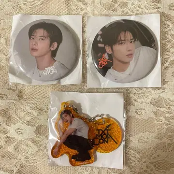 TXT 태현 모아 네이비 캡슐 토이 캔뱃지 아크링 키링