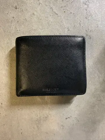 TONMY HILFIGER 이단 접이식 지갑