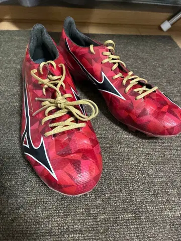 MIZUNO ALPHA 축구 스파이크 레드 골드