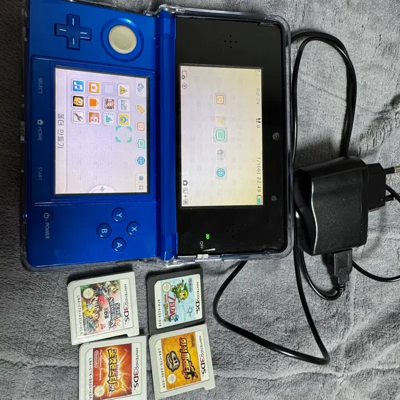 닌텐도 3DS 파랑색 본체 + 게임 4개 (젤다, 포켓몬스터 외 2종)