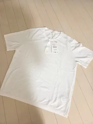 ZARA 미사용 새상품 헨리넥 S 화이트 T셔츠