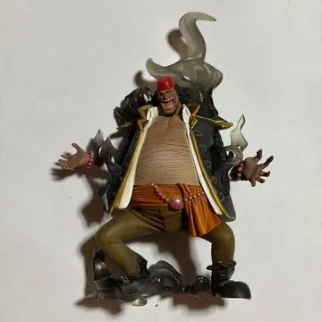ONE PIECE 검은 수염 티치 피규어 중고