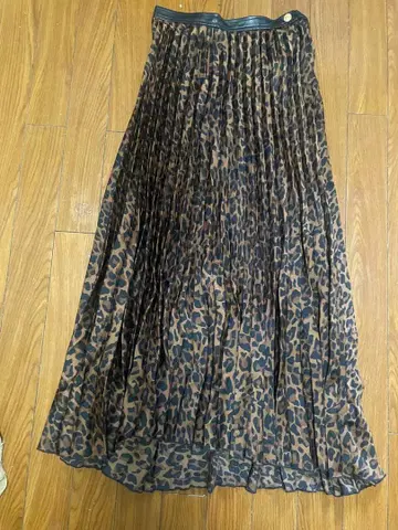 [새상품급] ZARA 레오파드 플리츠 스커트