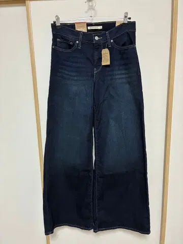 미사용 새상품 Levis SHAPING WIDE LEG 28인치