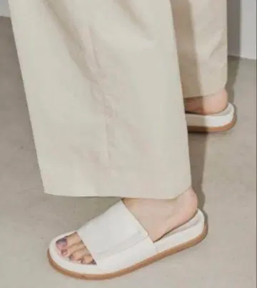 TODAYFUL 레더 슬라이드 샌들 화이트