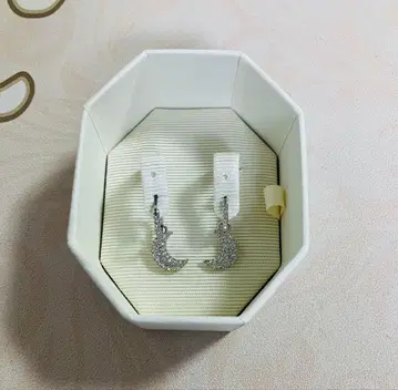 스와로브스키 Swarovski Luna 드롭 귀걸이 달