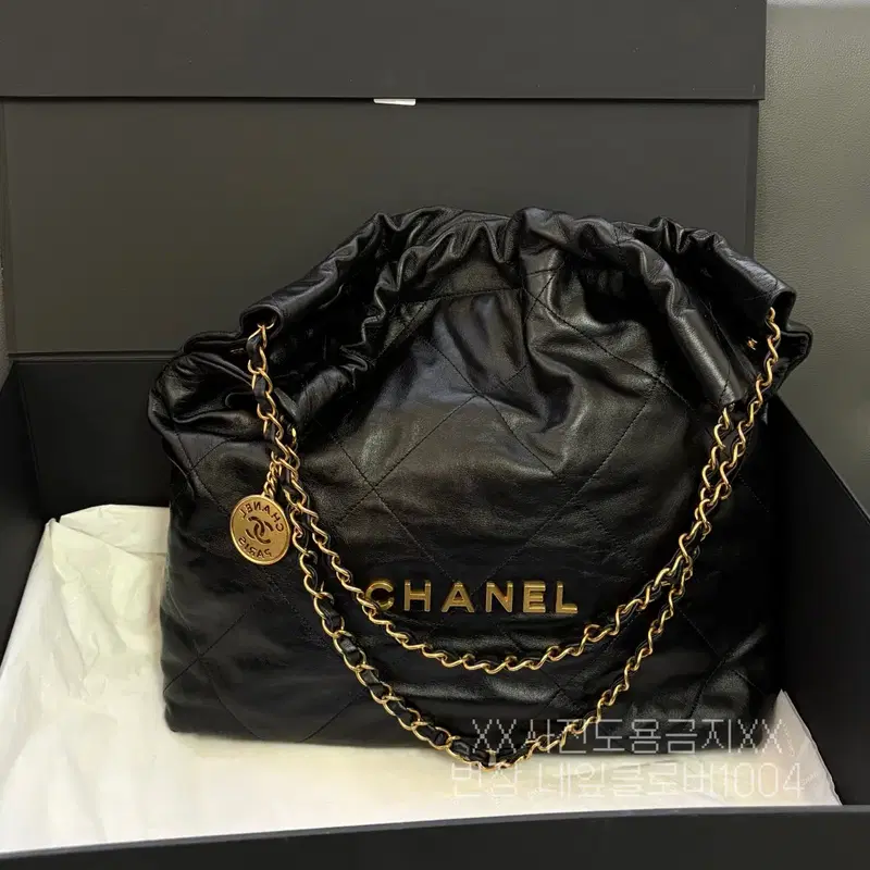 샤넬 22백 미디움 블랙 금장 (상태최상)CHANEL.명품가방.명품핸드백