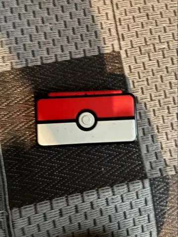 Nintendo 2DS LL 몬스터볼 에디션 본체