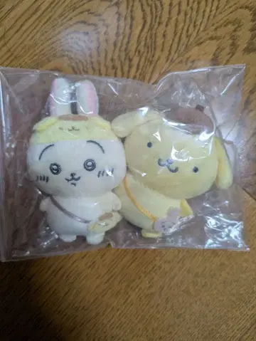 치이카와 산리오 페어 브로치 폼폼푸딩 x 토끼 봉제 인형