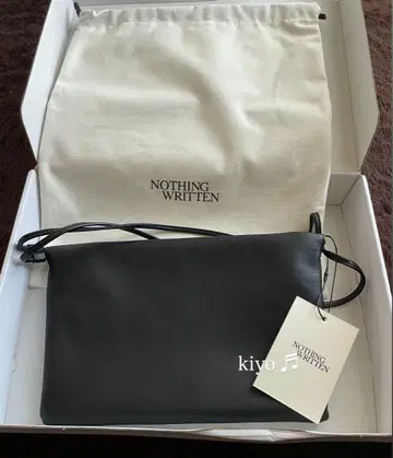 NOTHING WRITTEN Nella 스트랩 백 블랙