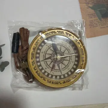 나침반형 펜던트 워치