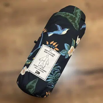 KiU NEW STANDARD 레인 판초 꽃무늬 새 생츄어리
