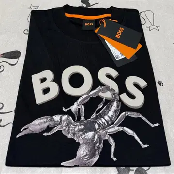HUGO BOSS 미사용 새상품 남성용 t셔츠 L