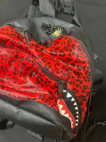 SPRAYGROUND 샤크 백팩