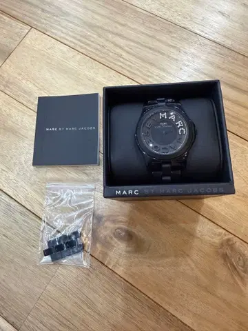 MARC BY MARC JACOBS 손목시계 블랙 rivera