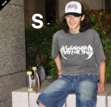 ANTIMID Antimid PIGMENT STUDS LOGO TEE