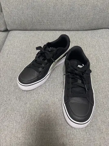 PUMA 스니커즈 블랙 화이트 23.5