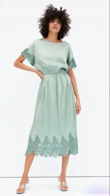 ZARA 자라 레이스 절개 새틴풍 원피스 [XS] 민트 그린