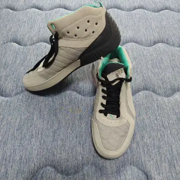 PUMA 미드컷 스니커즈 그레이