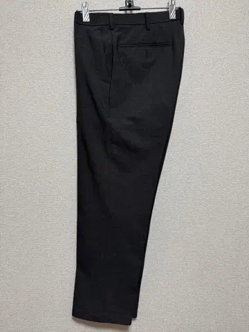 유니클로 감동 팬츠 76cm 다크 그레이