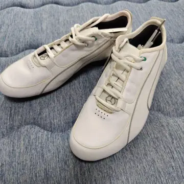 PUMA 메르세데스-AMG 페트로나스 스니커즈 화이트