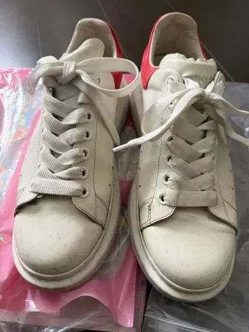 Alexander McQueen 스니커즈 화이트 레드