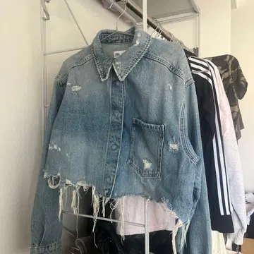 ZARA 데님 자켓 크롭 기장 데미지 가공
