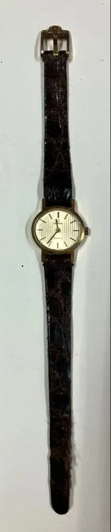 OMEGA Geneve 오벌 골드 컬러 손목시계 작동 양호