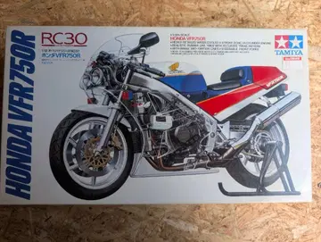 미조립 타미야 VFR750R RC30 1/12