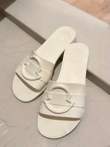 MONCLER 샤워 샌들 화이트
