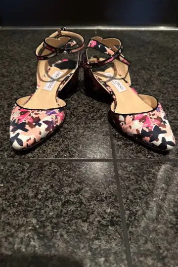 JIMMY CHOO 앵클 스트랩 샌들 꽃무늬