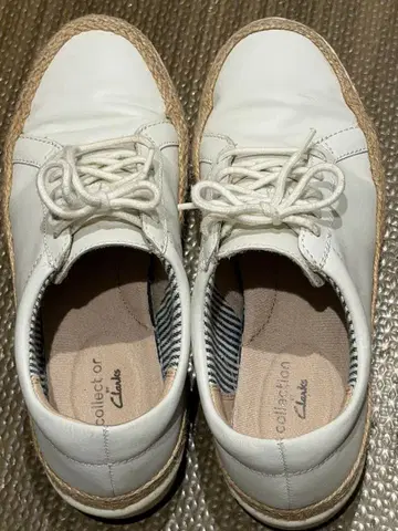 Clarks Collection 화이트 스니커즈