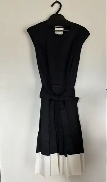 kate spade NEW YORK 슬리브리스 원피스