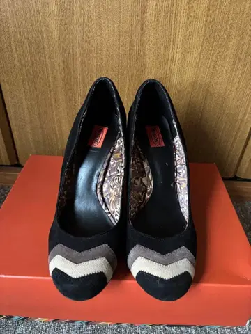 미쏘니 펌프스 Missoni Suede Pump Size 7 24cm