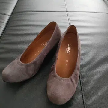 가보르 스웨이드 웨지솔 펌프스 브라운