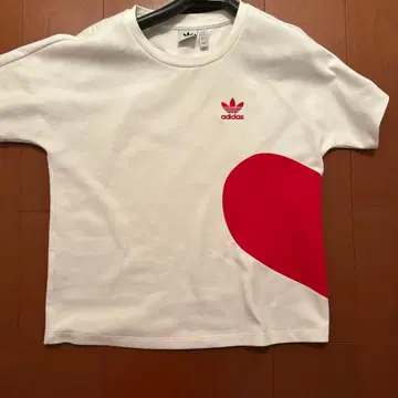 adidas Originals 반팔 티셔츠 화이트 레드 하트