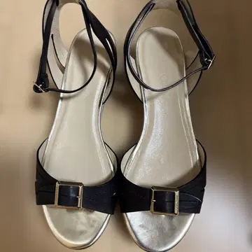 JIMMY CHOO 앵클 스트랩 샌들 블랙