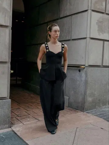 Zara 스트레치 페플럼 상의 블랙 S