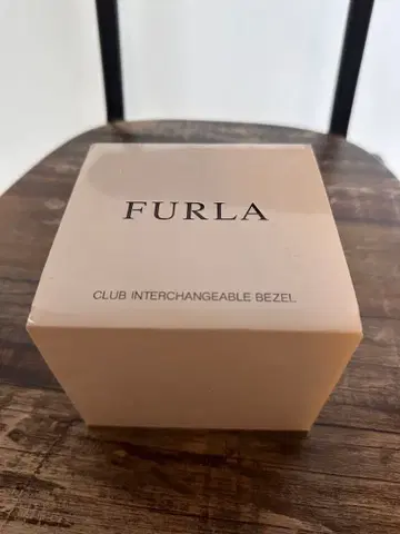 FURLA CLUB 인터체인저블 베젤 손목시계