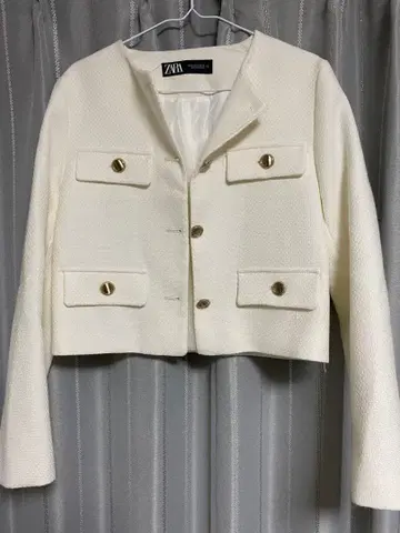 가격 대폭 인하! ZARA 크롭 기장 자켓 화이트 XS