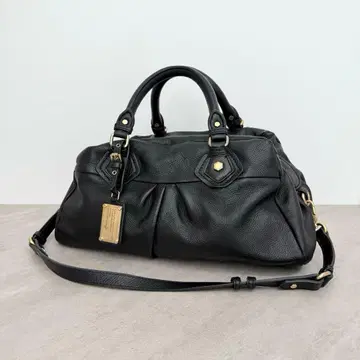 Marc by Marc Jacobs Classic Q Black