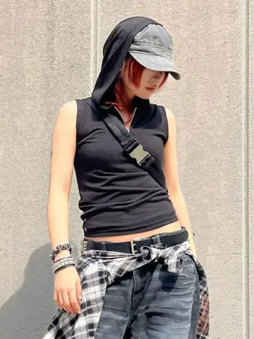 Bizarre Maiden 민소매 후디