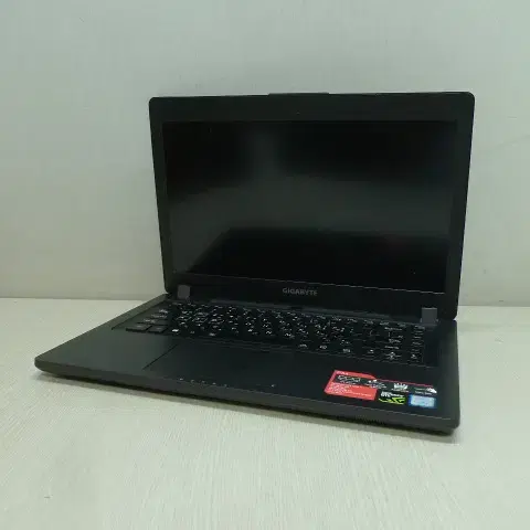 GIGABYTE P34 게임용 i7-7 전원고장 부품용