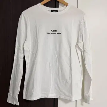 A.P.C. 로고 자수 티셔츠 화이트 S 일본제 여성용 착용 가능