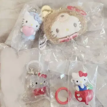 산리오 크리스탈 메지루시 키링 행거 간호사 스윙 키티 4종