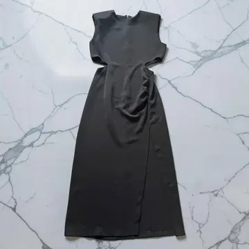 ZARA 자라 컷 아웃 디테일 미디 원피스 블랙 S
